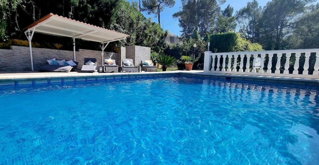 Wonderful Villa, Heated Pool, Near Beautiful Town Alboy Kültér fotó