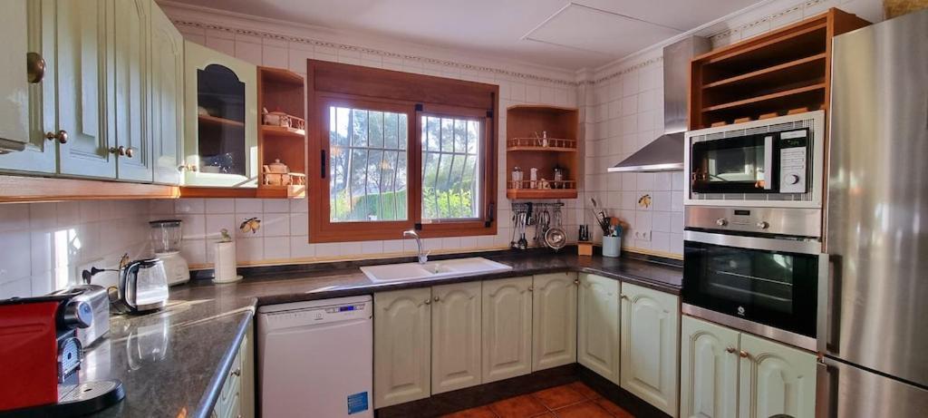 Wonderful Villa, Heated Pool, Near Beautiful Town Alboy Kültér fotó